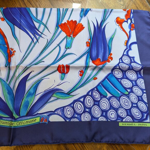 HERMES Ottomane Ceramique Blue Red 90 cm Silk Square Scarf w/ Box RARE - Picture 10 of 16